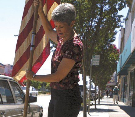 Gilroyans unite to raise flags