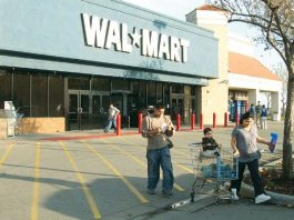 Wal-Mart Supercenter green light