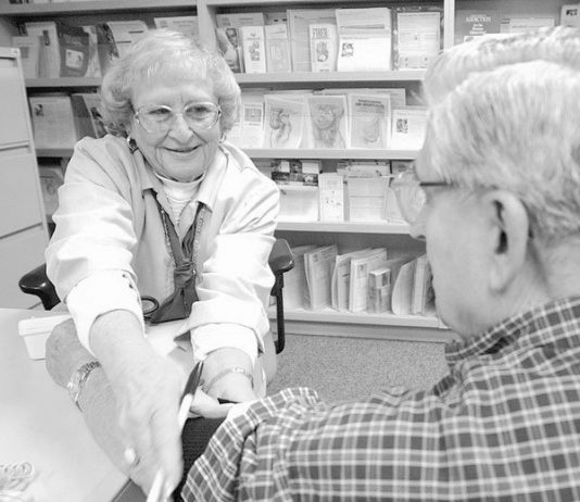 Kaiser volunteers giving back to the community