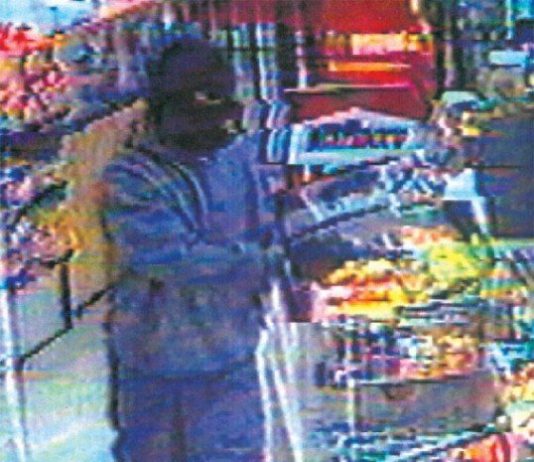Police looking for help in finding robber