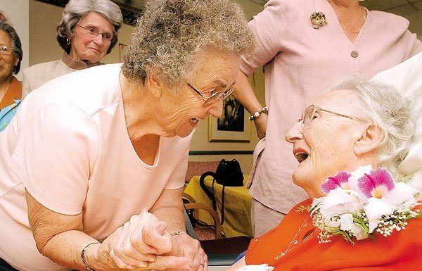 Local woman celebrates 100th birthday with family, friends