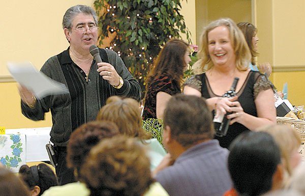 Violinists Raise Money