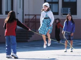 Students Don Duds in Honor