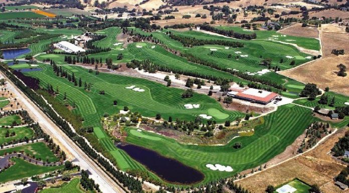 City Accused of Going Easy on Fry’s Golf Course