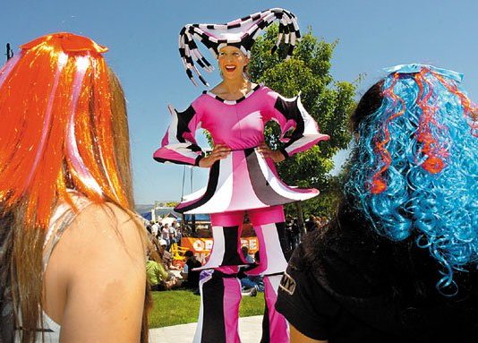 Mushrooming Crowds Pack Mardi Gras