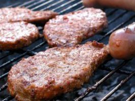 Barbecue rocks into town