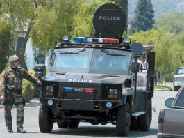 Gilroy police help search homes for Palo Alto suspect