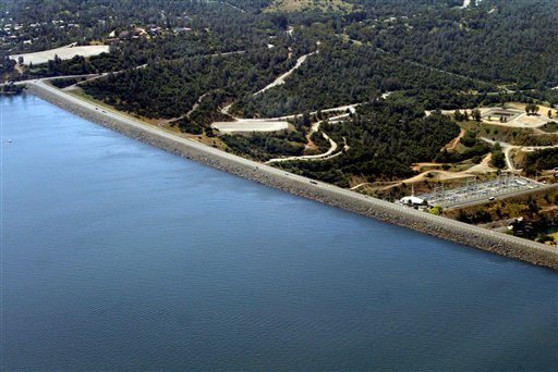 Calif. cuts water deliveries to cities, farms
