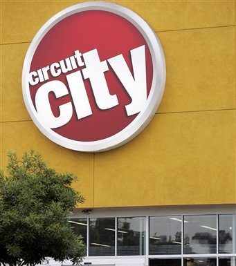 Circuit City closing 155 stores