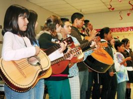 Police educate residents on gang awareness