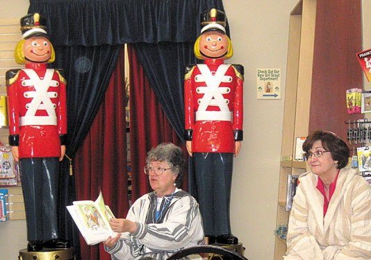 South County Jewish community celebrates Passover