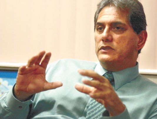 Former superintendent Edwin Diaz suffers minor stroke