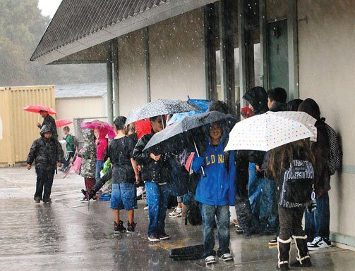 Still few power outages but flooding continues