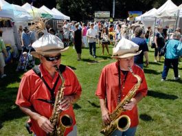Good crowd comes out for second day of Garlic Festival