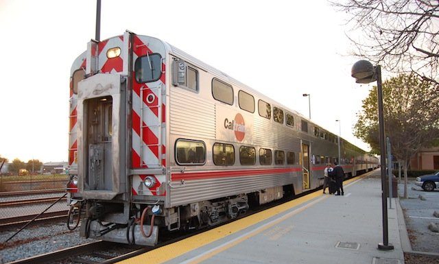 Caltrain board votes to save 86-train schedule