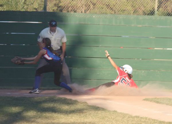 Gilroy Little League softball teams shine, aim for continued growth, Gilroy Dispatch