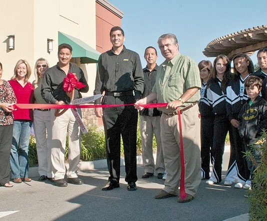 Subway celebrates grand opening