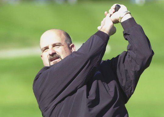 DELO’s DIVOTS: Leave ‘baseball grip’ on the diamond