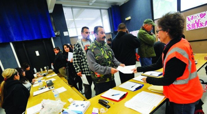 Hundreds volunteer to search for Sierra