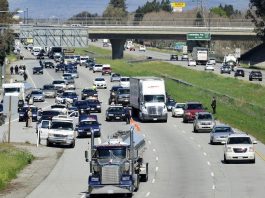 Armed robbery suspects had assault rifle, pistols