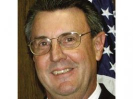 Fire chief Dale Foster announces retirement