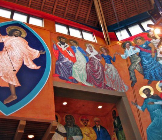 San Francisco church features dancing saints