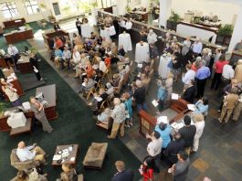 Foundation awards $600k, scholarship alumnus returns with gratefulness