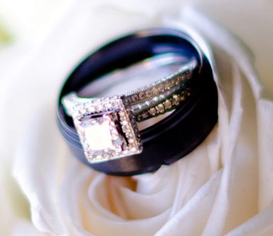 Expecting newlyweds cope with burglary