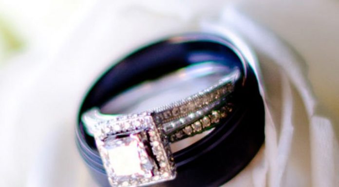 Expecting newlyweds cope with burglary