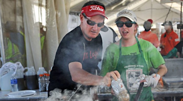 Garlic Fest 14: A family affair for pyro chefs