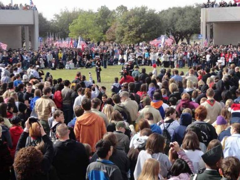 Veterans’ service honored with wreaths