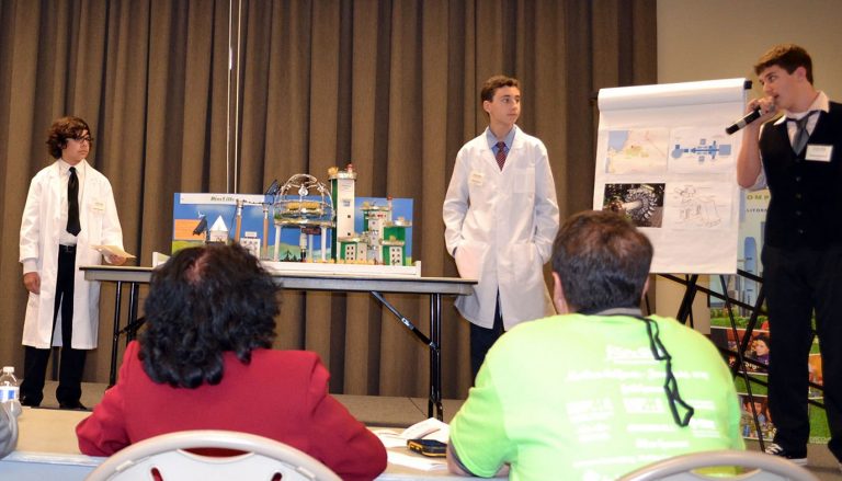 Students place ﬁfth in national competition