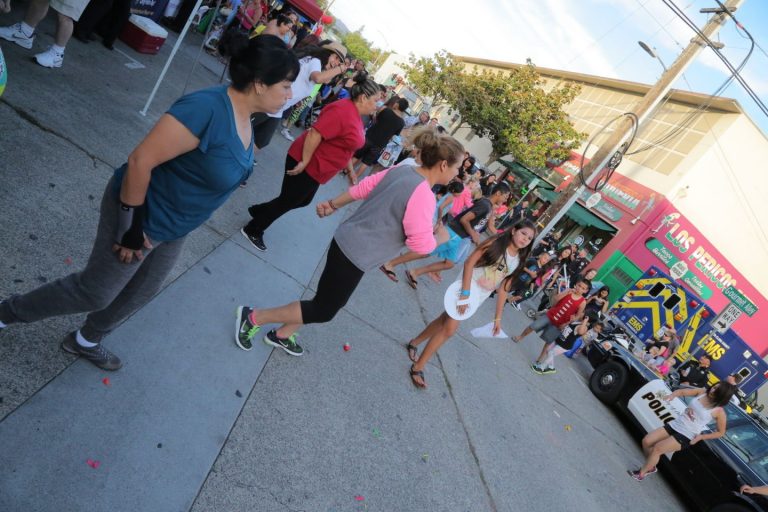 National Night Out draws hundreds downtown