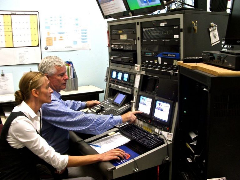 Schools explore streamed meetings