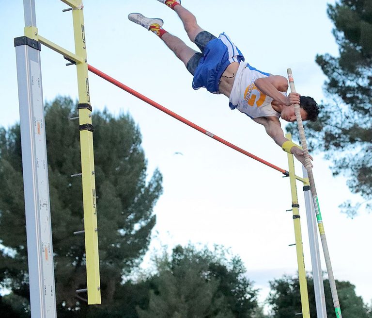 Flores, Zamarron qualify for CCS finals