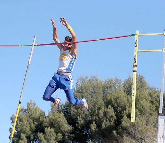 Flores just misses shot at state berth