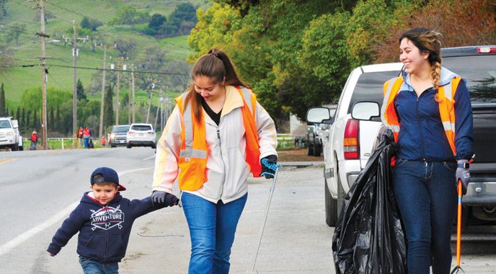 Citizens pick up tons of trash