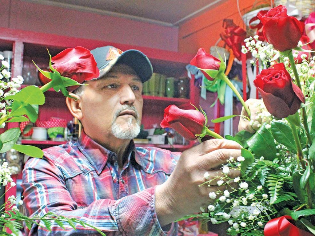 Holiday for roses | Gilroy Dispatch | Gilroy, San Martin, CA