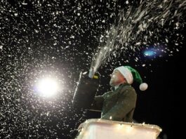 Photos: A merry time in downtown Gilroy benjamin smith moki smith tree specialists downtown gilroy holiday parade