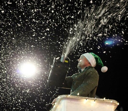 benjamin smith moki smith tree specialists downtown gilroy holiday parade