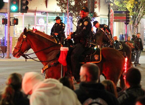 gilroy police mounted unit downtown gilroy holiday parade