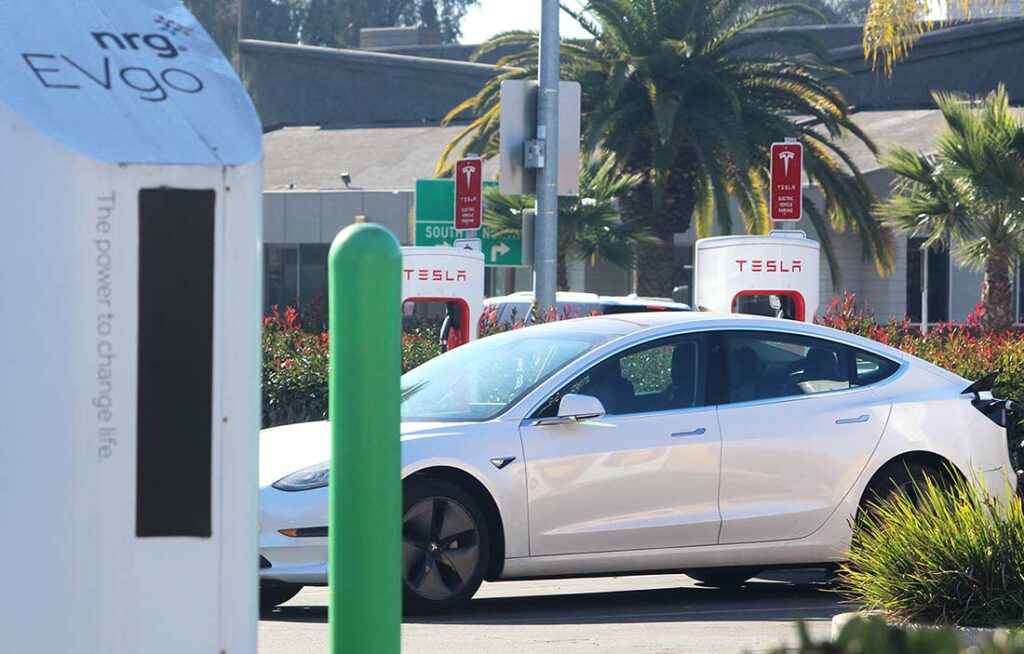 tesla model 3 supercharger gilroy premium outlets
