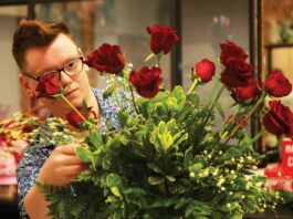 Valentine’s Day, weddings keep local florists occupied thomas anthony expressions floral valentine's day rose arrangement