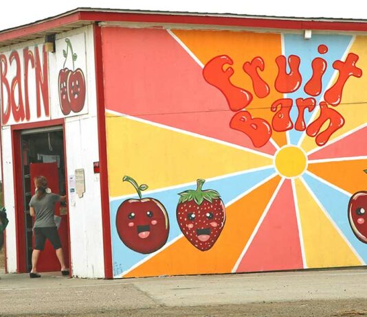 William Shatner’s missing wallet recovered at Gilroy fruit stand pacheco pass highway fruit barn