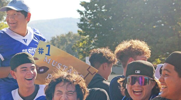 gilroy high school homecoming parade football