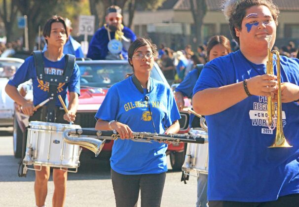 gilroy high school homecoming parade marching band