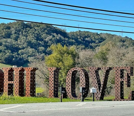 mohi love metal sign winery sycamore creek vineyards watsonville uvas road