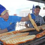 Image for display with article titled PHOTO: Gilroy garlic bread event benefits veterans hall