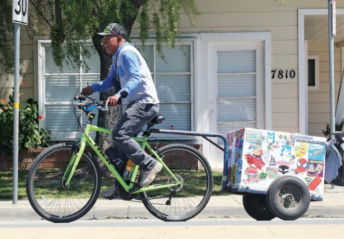 bicycle street vendor downtown gilroy