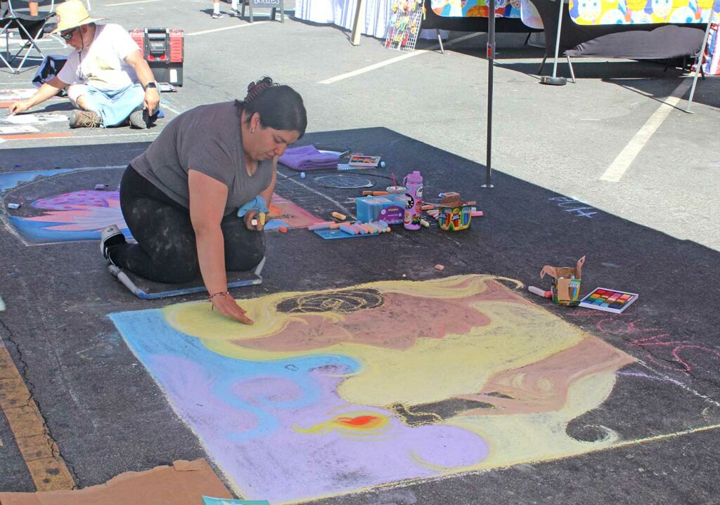 downtown gilroy chalk fest manos